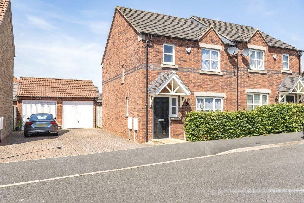 3 bedroom house, Thurgaton Way, Newton DE55 - Available
