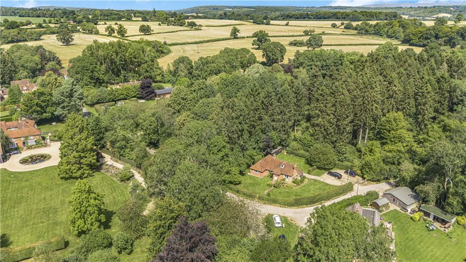 3 bedroom bungalow, Great Hampden, Great Missenden HP16 - Available