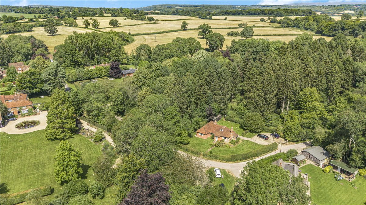 3 bedroom bungalow, Great Hampden, Great Missenden HP16 - Available