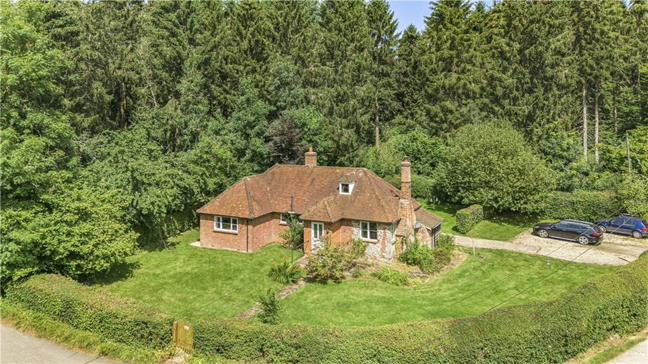 3 bedroom bungalow, Great Hampden, Great Missenden HP16 - Available