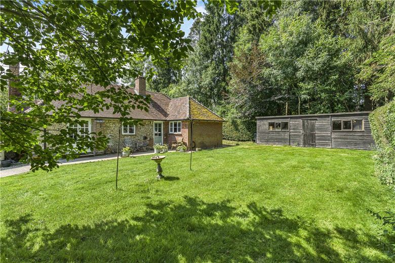 3 bedroom bungalow, Great Hampden, Great Missenden HP16 - Available