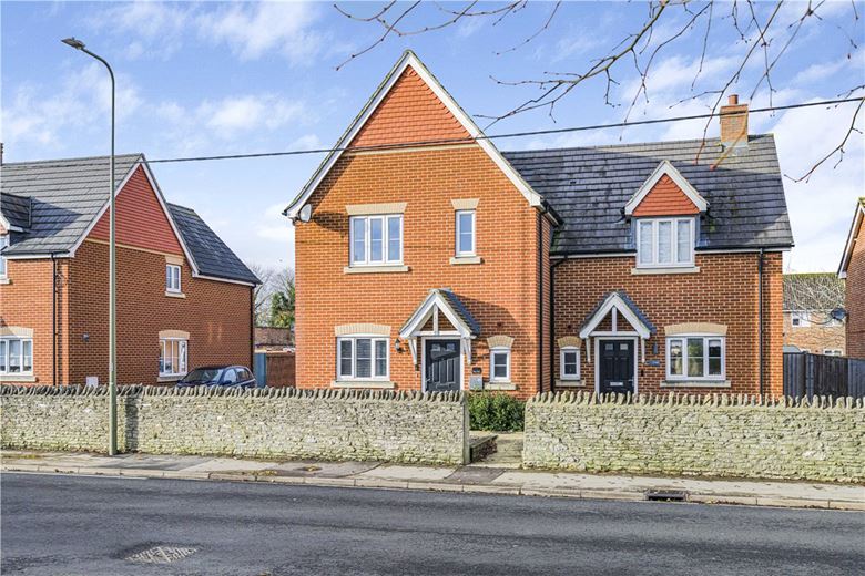3 bedroom house, The Firs, Grove OX12