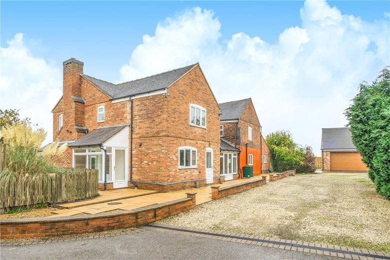 4 bedroom house, Tuppenhurst Lane, Rugeley WS15 - Available