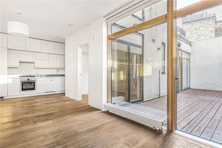2 bedroom flat, Parkway, London NW1 - Available