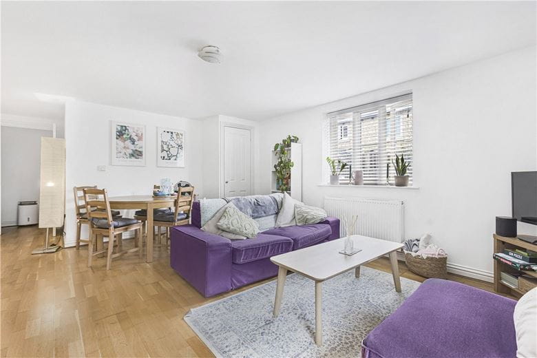 2 bedroom flat, Shipton Road, Woodstock OX20 - Available