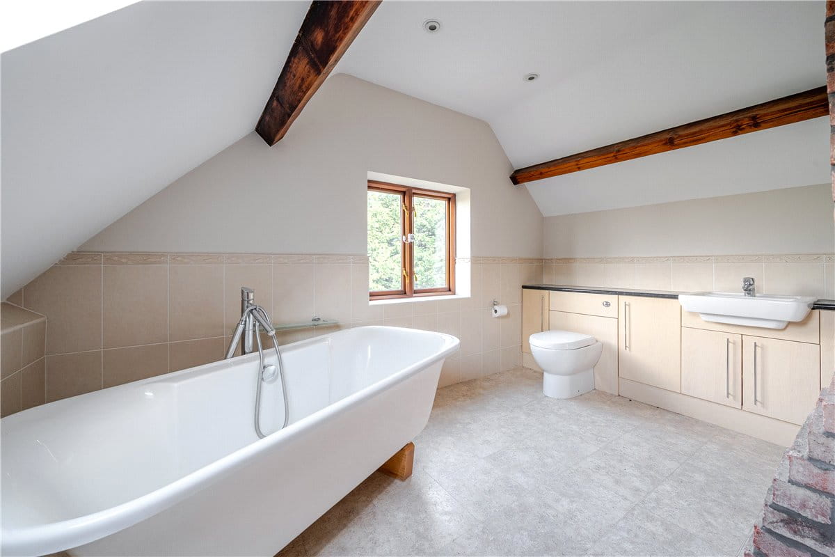 4 bedroom house, Cappers Lane, Lichfield WS14 - Available