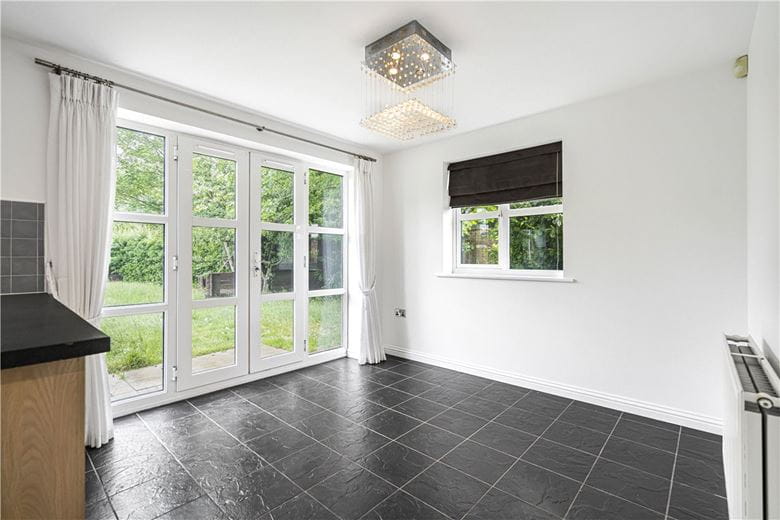 5 bedroom house, St. Clements Court, Weston CW2 - Let Agreed