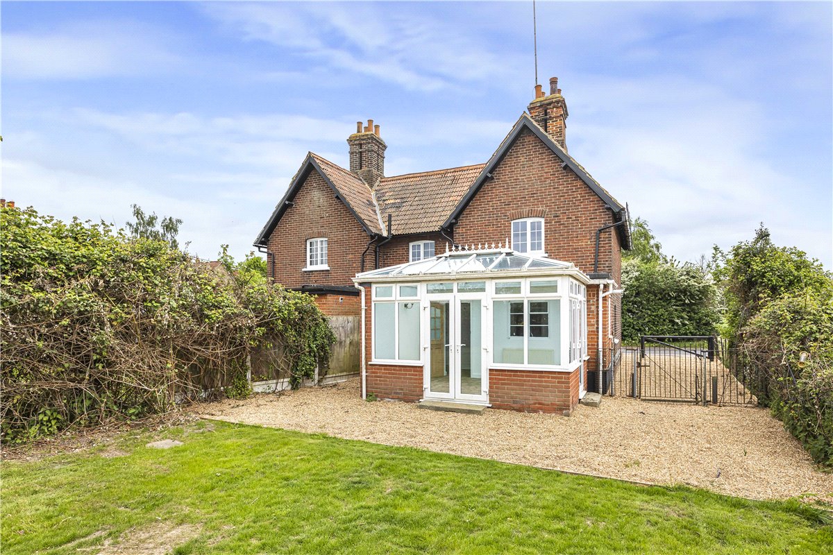 3 bedroom house, Ockendon Road, Upminster RM14 - Let Agreed