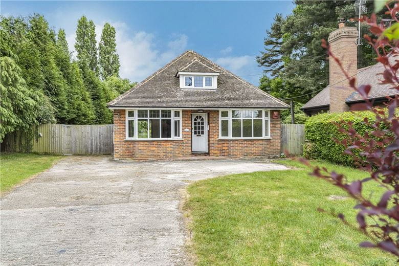 2 bedroom bungalow, Old Risborough Road, Stoke Mandeville HP22 - Available
