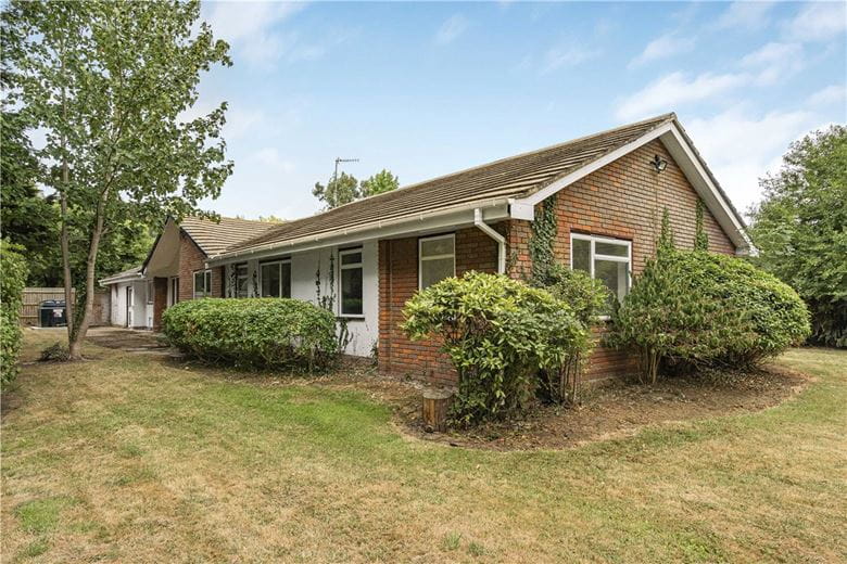 6 bedroom bungalow, Nash Lee Lane, Wendover HP22 - Available