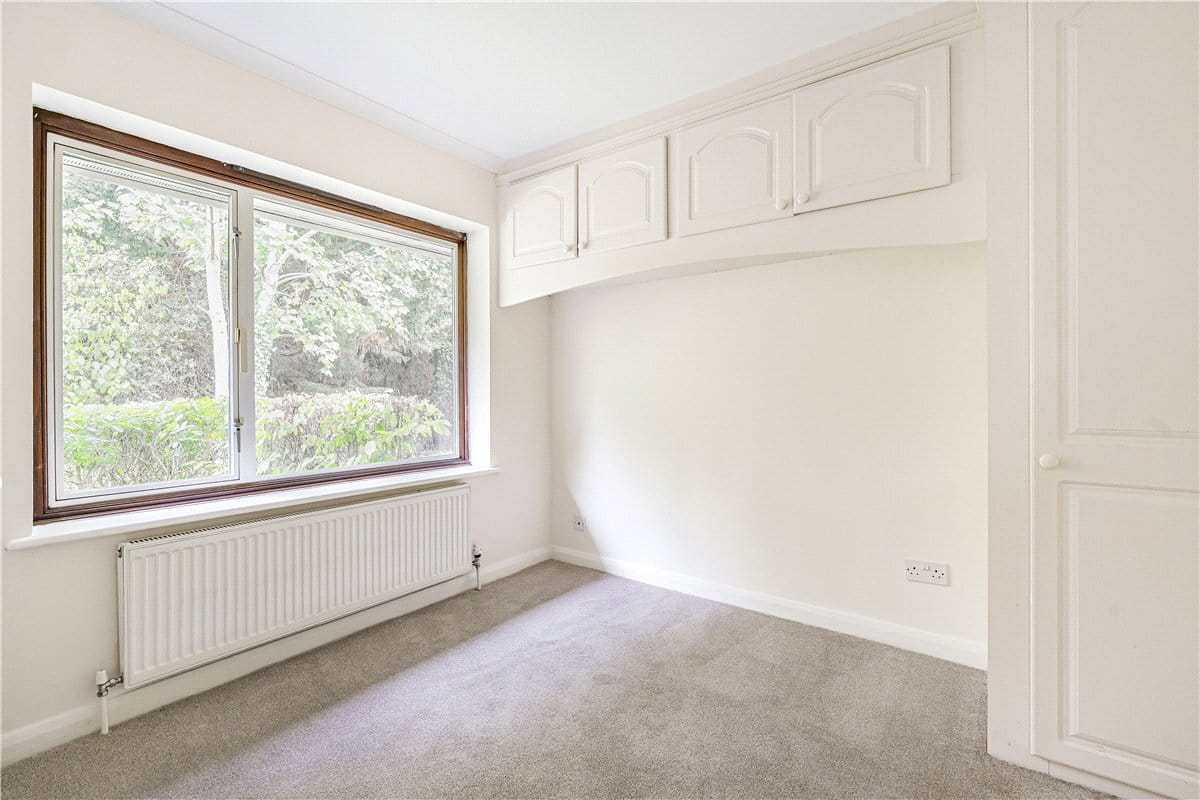 6 bedroom bungalow, Nash Lee Lane, Wendover HP22 - Available