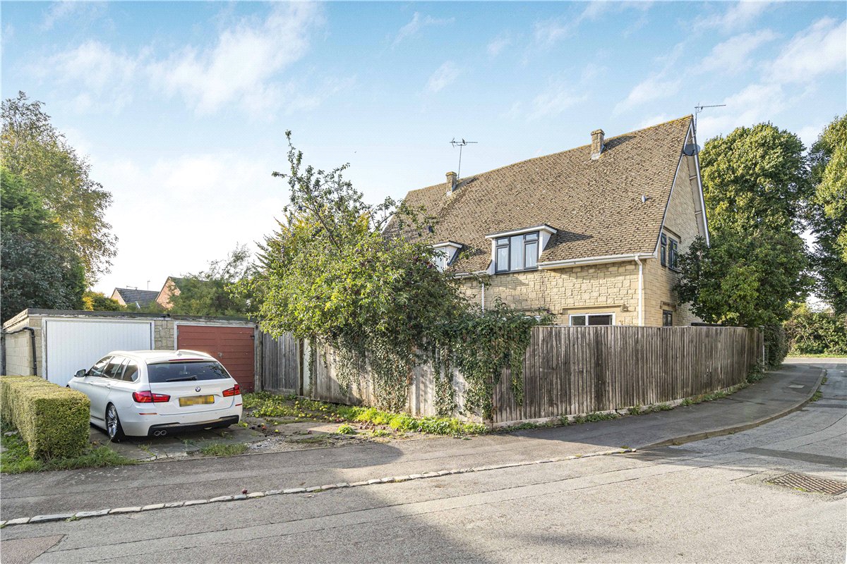 3 bedroom house, Faringdon Road, Southmoor OX13 - Available