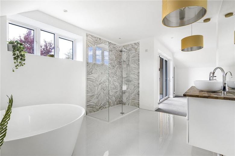 4 bedroom house, New Road, Dinton HP17 - Available