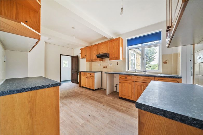 4 bedroom house, Thong Lane, Shorne DA12 - Available