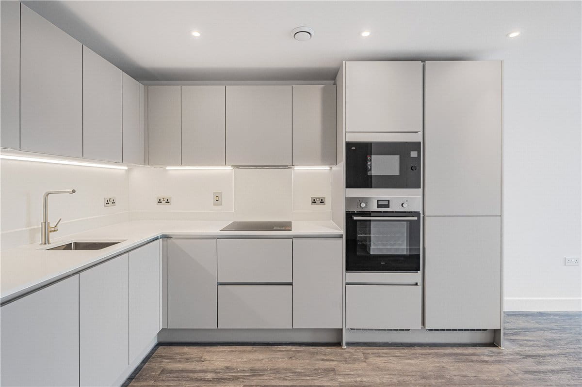 1 bedroom flat, 8 Shillingford House, Munda Way OX2 - Available