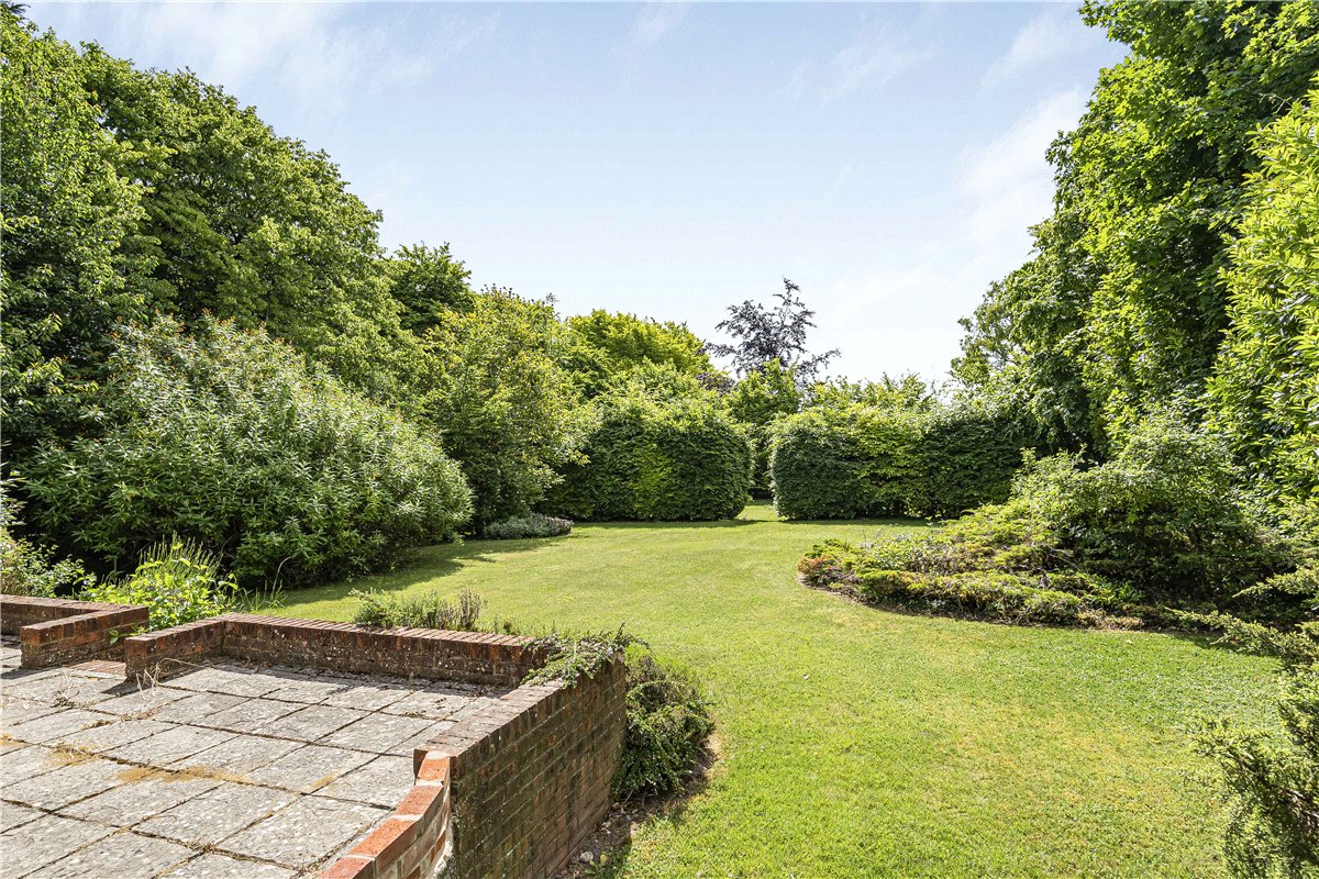 4 bedroom house, Bacombe Lane, Wendover HP22 - Available