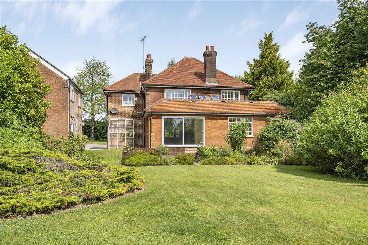 4 bedroom house, Bacombe Lane, Wendover HP22 - Available