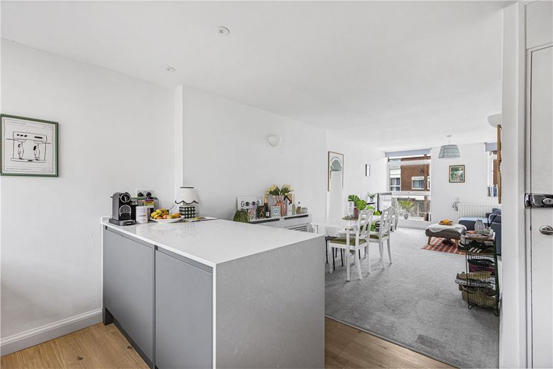 2 bedroom flat, Harefields, Oxford OX2 - Let Agreed