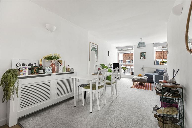 2 bedroom flat, Harefields, Oxford OX2 - Let Agreed