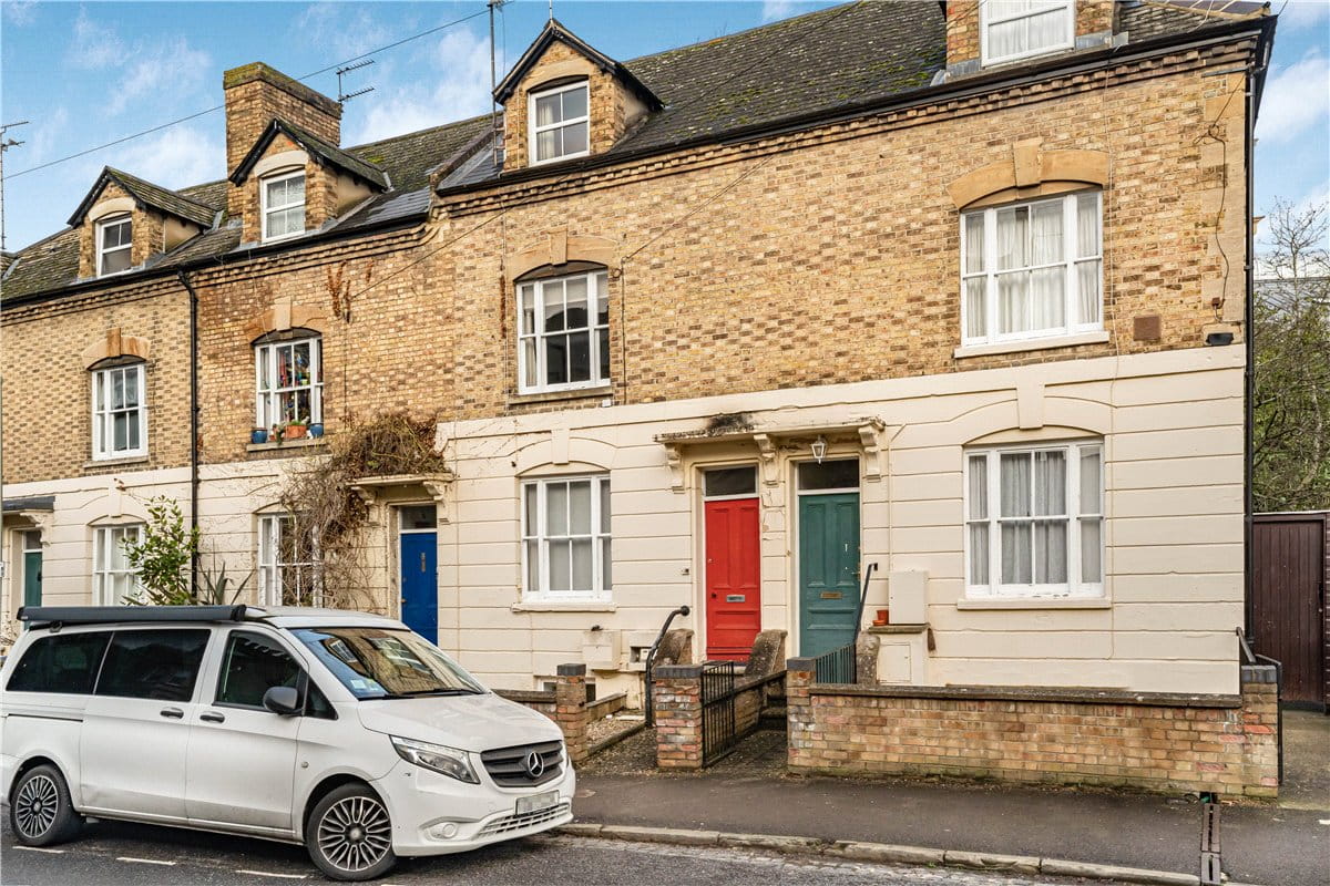 1 bedroom flat, Walton Crescent, Oxford OX1 - Available