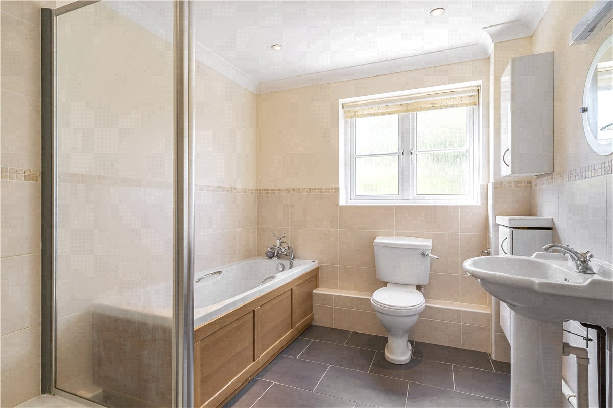 4 bedroom house, Poppy Close, Yarnton OX5 - Let Agreed