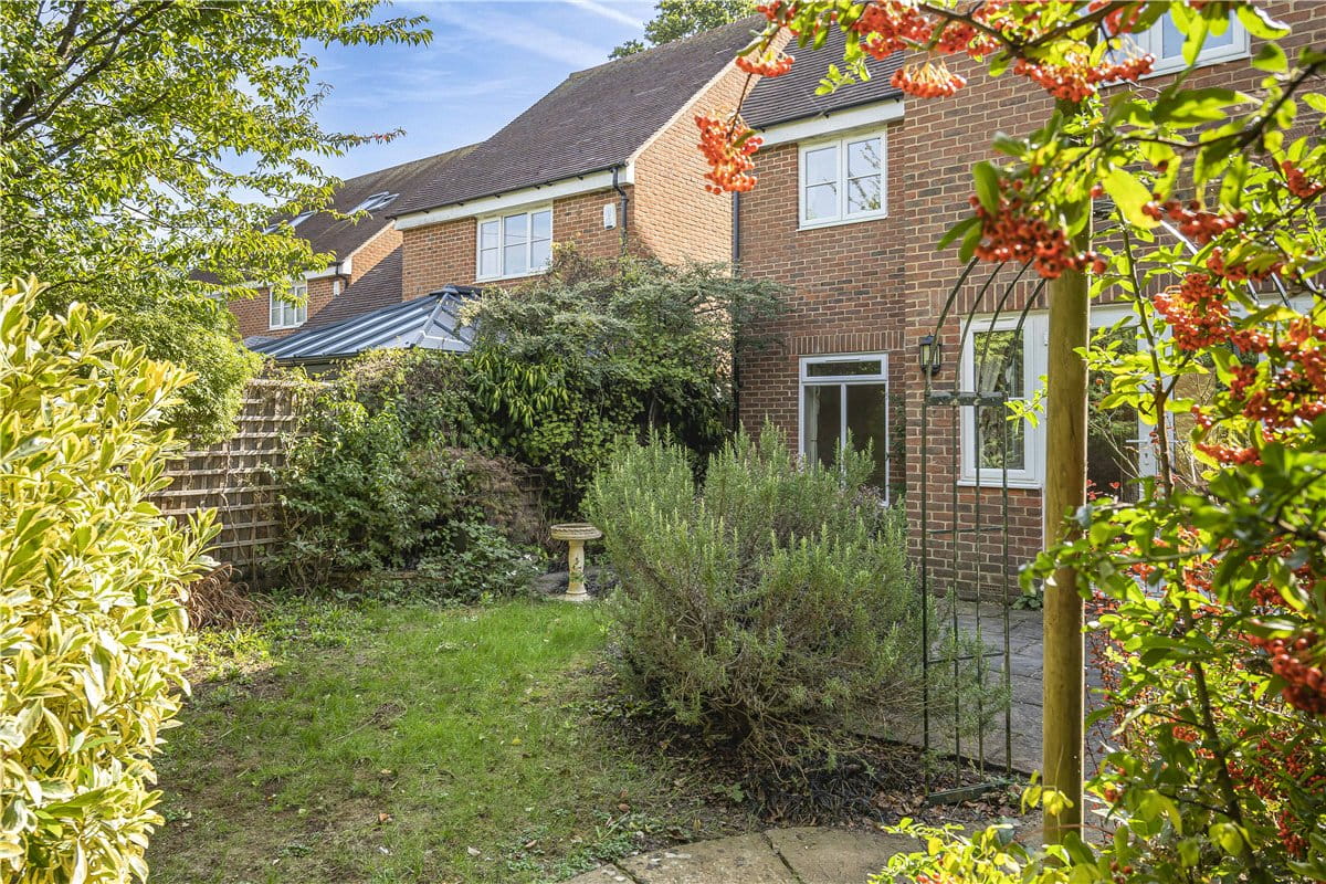 4 bedroom house, Poppy Close, Yarnton OX5 - Let Agreed