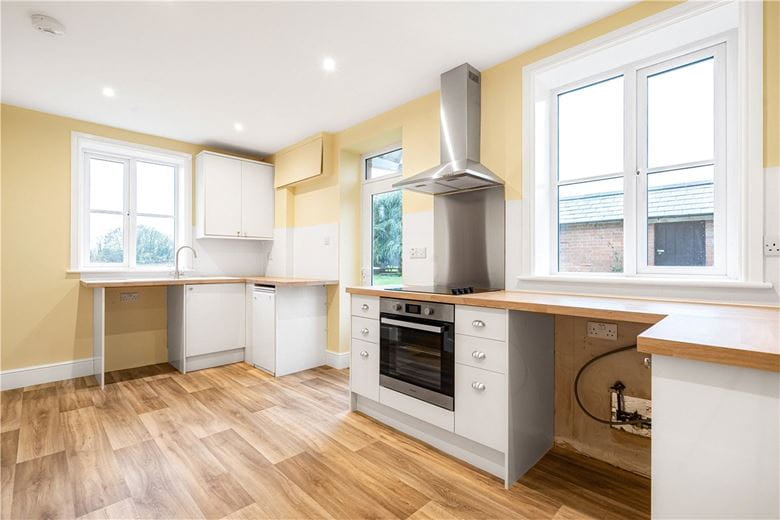 2 bedroom house, Manor Farm Cottages, Ardley Road OX25 - Available