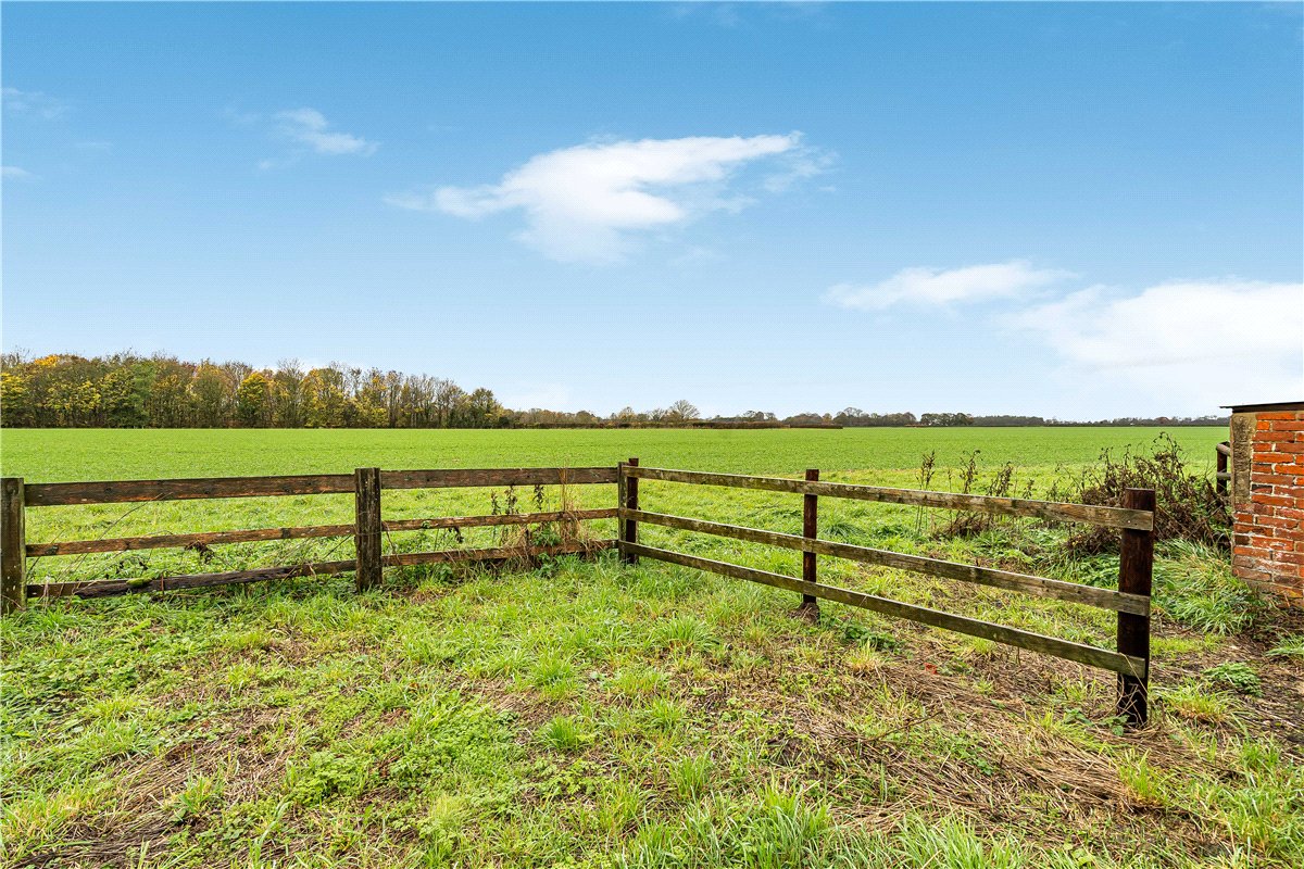 2 bedroom house, Manor Farm Cottages, Ardley Road OX25 - Available