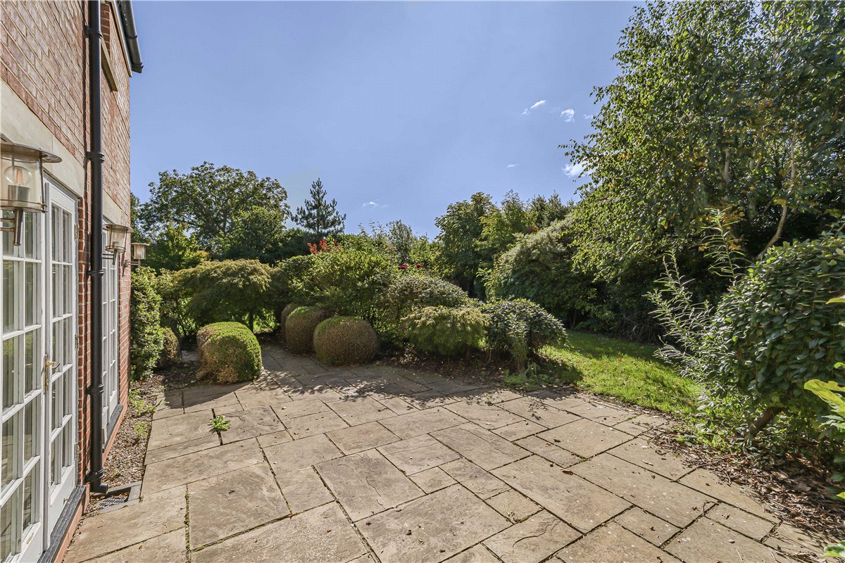 5 bedroom house, Darnford Lane, Lichfield WS14 - Available