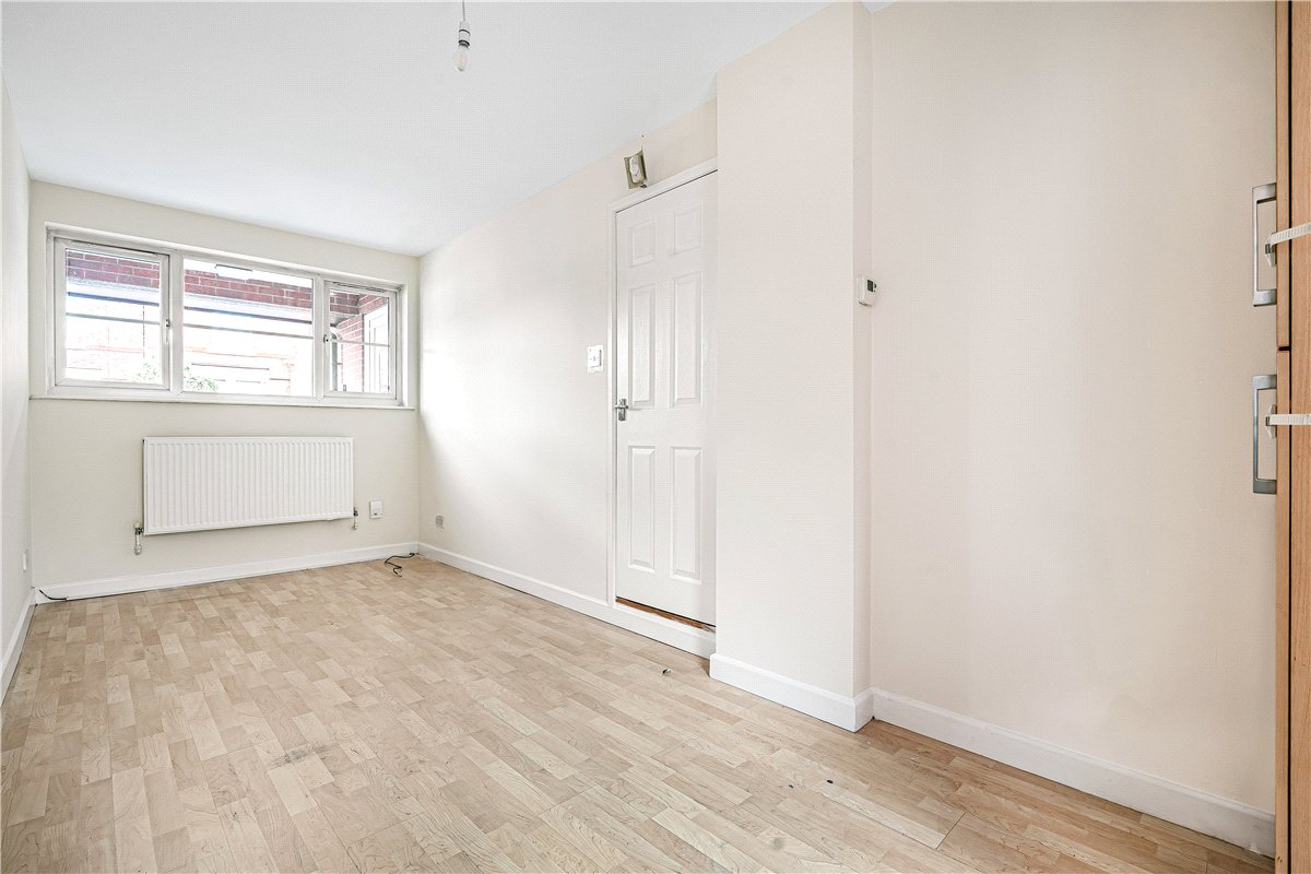 3 bedroom house, Bonsall Street, Long Eaton NG10 - Available