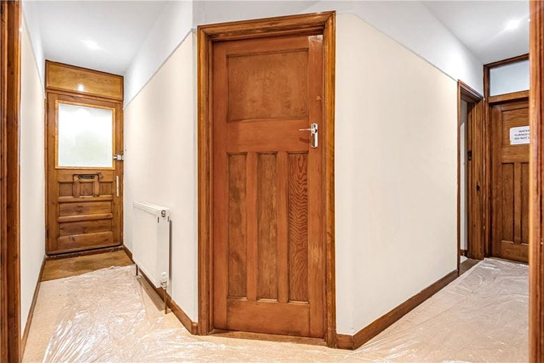 4 bedroom bungalow, The Greenway, Ickenham UB10 - Available