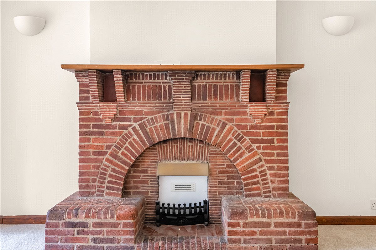 4 bedroom bungalow, The Greenway, Ickenham UB10 - Available