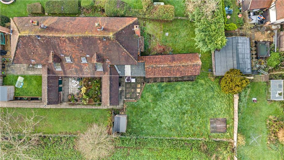 2 bedroom cottage, Great Hampden, Great Missenden HP16 - Available