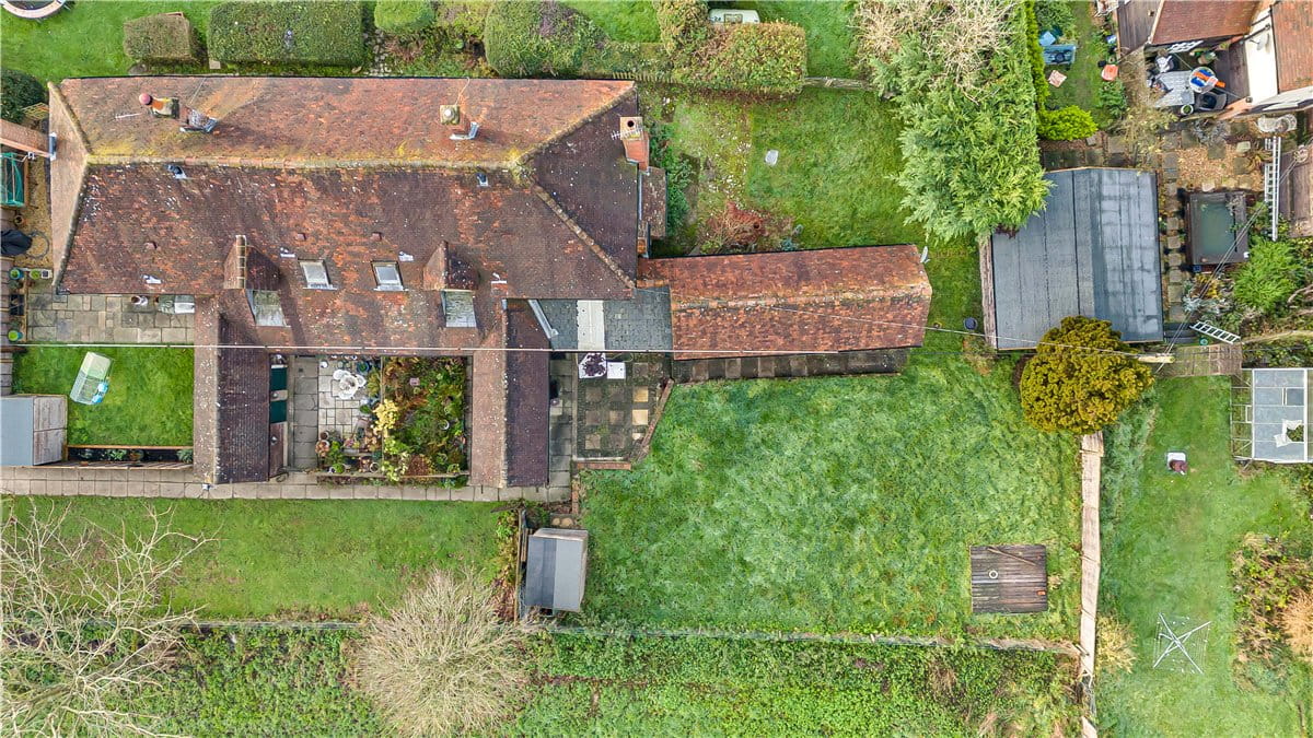 2 bedroom cottage, Great Hampden, Great Missenden HP16 - Available