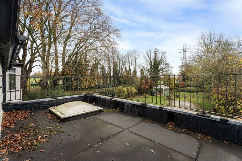 4 bedroom house, Frith Hill, South Heath HP16 - Available