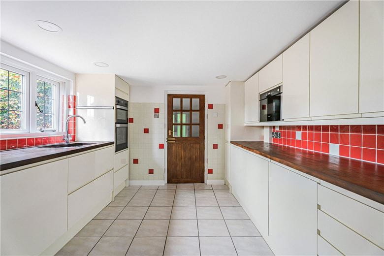 4 bedroom house, Frith Hill, South Heath HP16 - Available