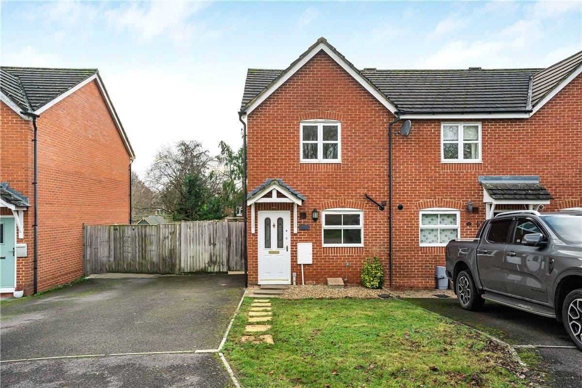 2 bedroom house, Hamilton Close, Bicester OX26 - Available