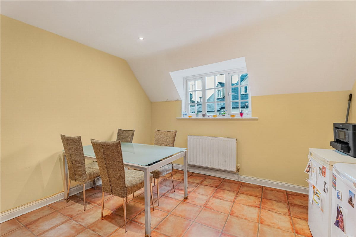 2 bedroom maisonette, West End, Witney OX28 - Available