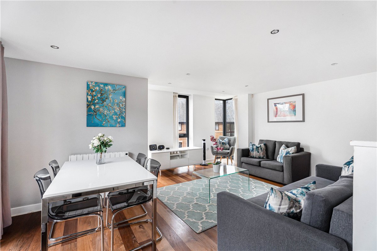 2 bedroom flat, Woodin's Way, Oxford OX1 - Let Agreed