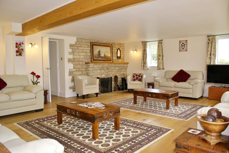 66 bedroom , Lew, Bampton OX18 - Available