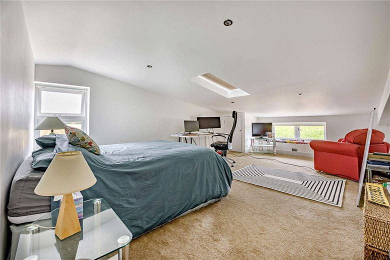  bedroom , Kings Lane, Longcot SN7 - Available