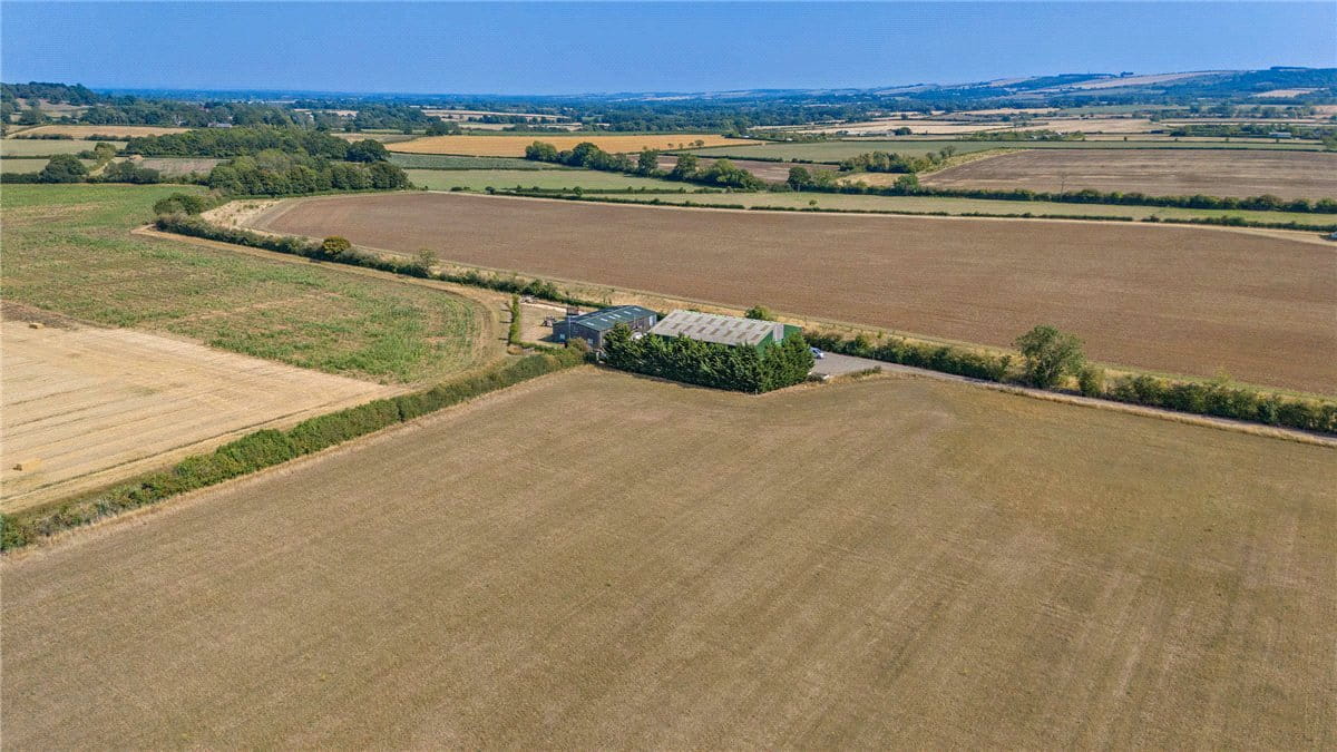  bedroom , Kings Lane, Longcot SN7 - Available