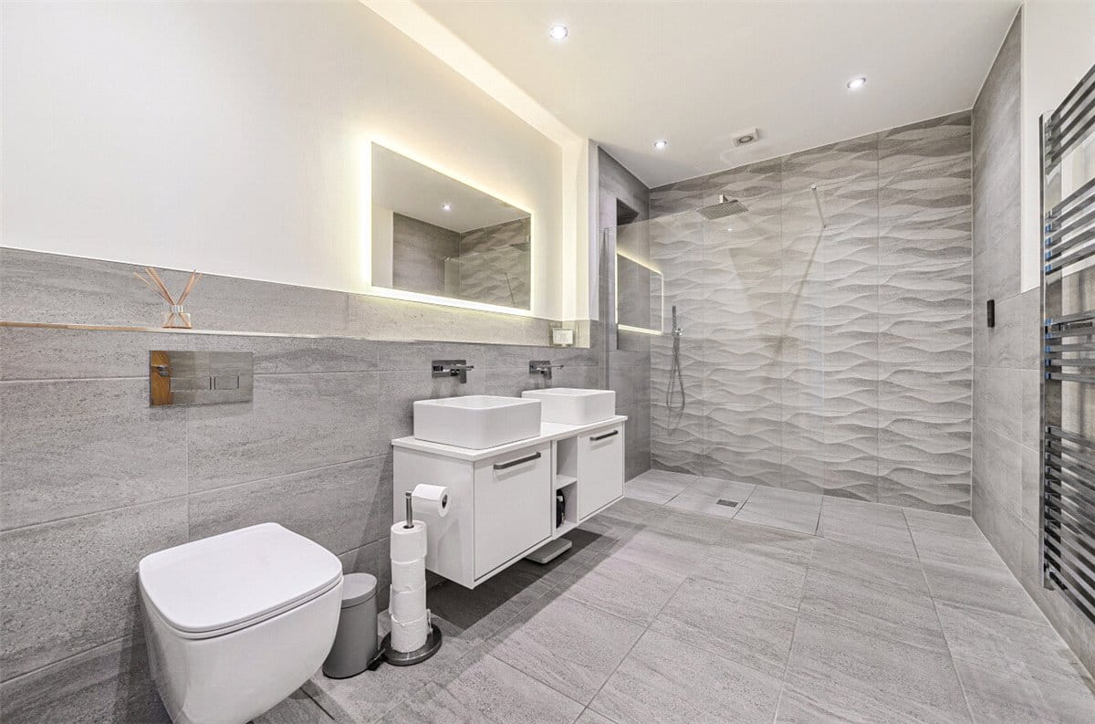 3 acres House, Stourport Road, Great Witley WR6 - Available