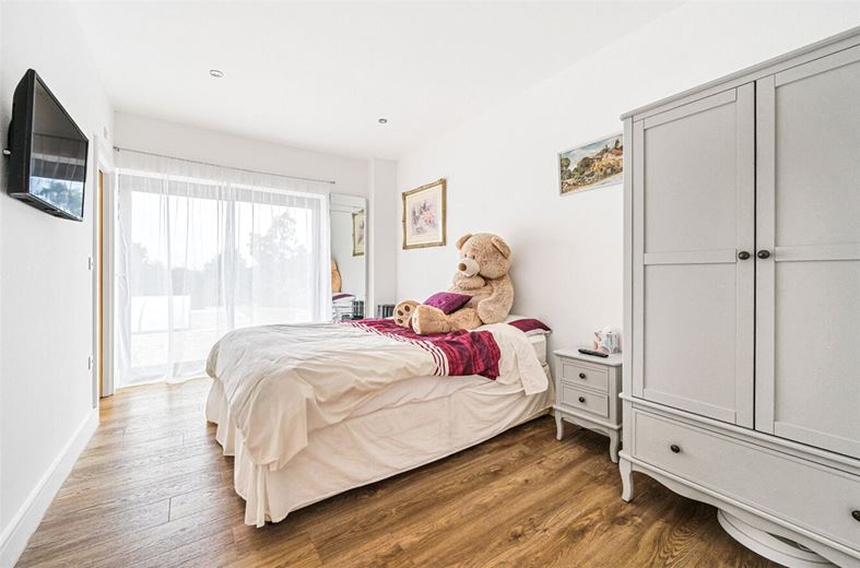 3 acres House, Stourport Road, Great Witley WR6 - Available