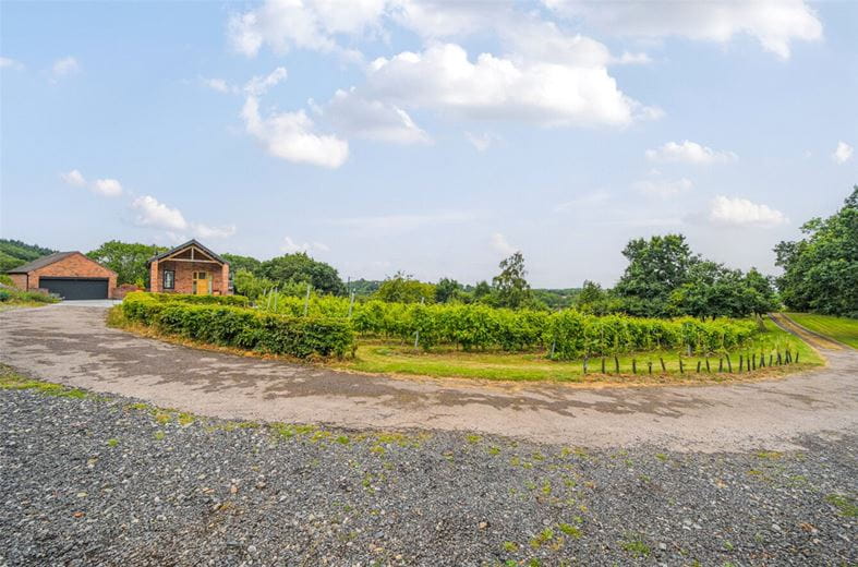 3 acres House, Stourport Road, Great Witley WR6 - Available