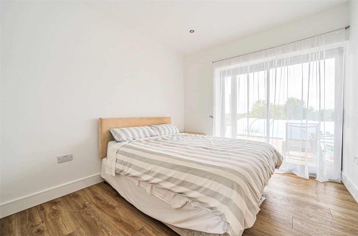 3 acres House, Stourport Road, Great Witley WR6 - Available