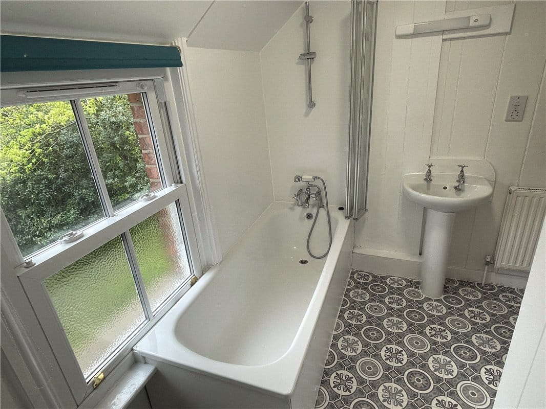  bedroom house, South Weston, Thame OX9 - Available