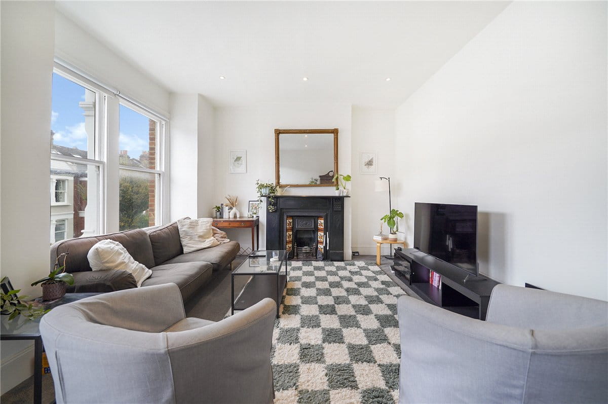 2 bedroom flat, Danehurst Street, London SW6 - Let Agreed