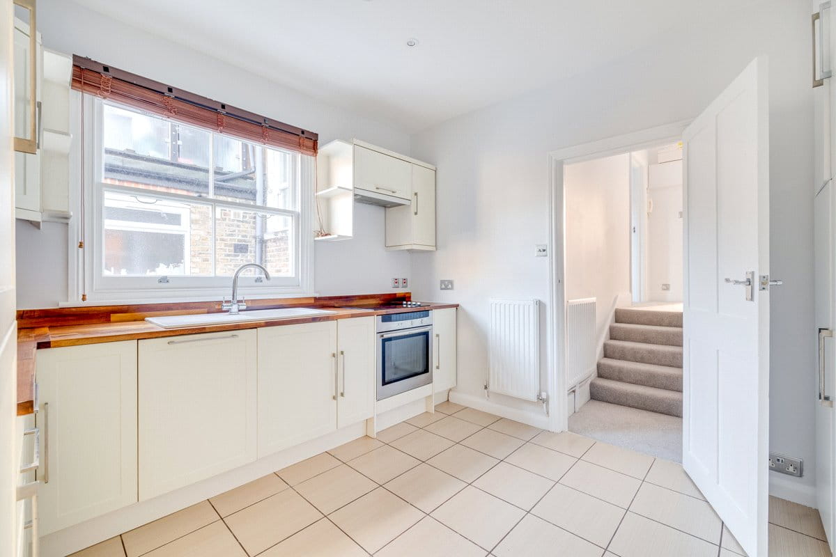 2 bedroom flat, Edgarley Terrace, London SW6