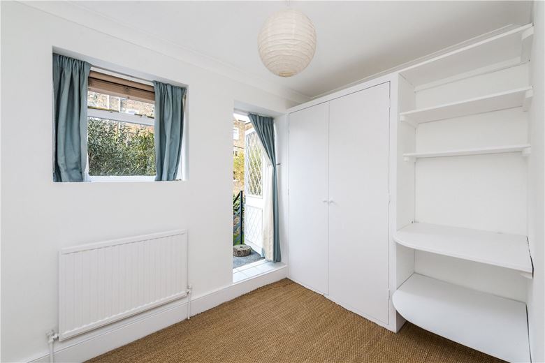 2 bedroom flat, St Stephens Avenue, London W12